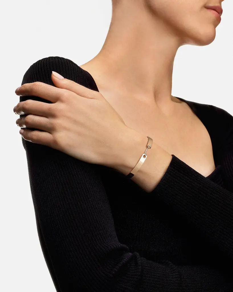 Business Meeting Gm Mood Bangle In Yellow Gold