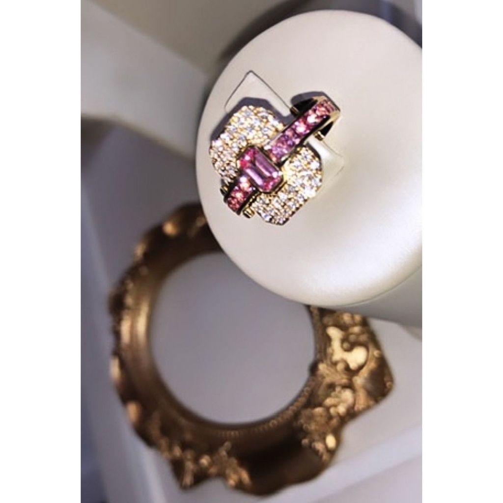 Ring Shield Pink Sapphires