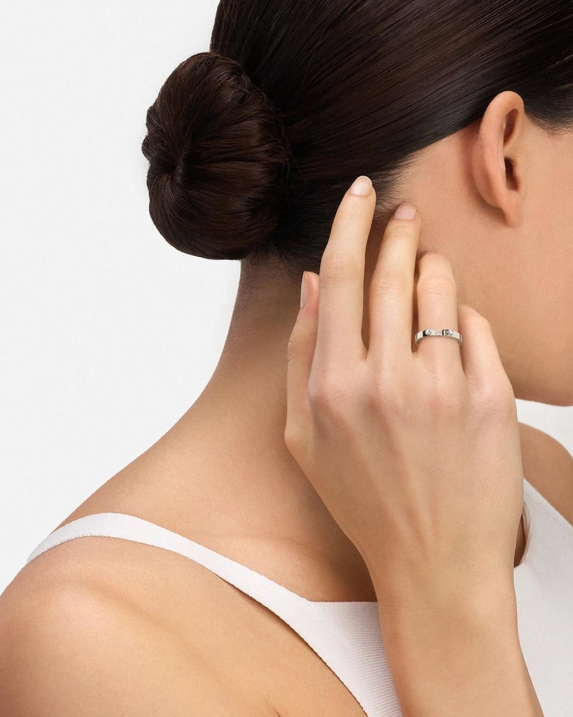 Business Meeting Pm Mood Ring In White Gold